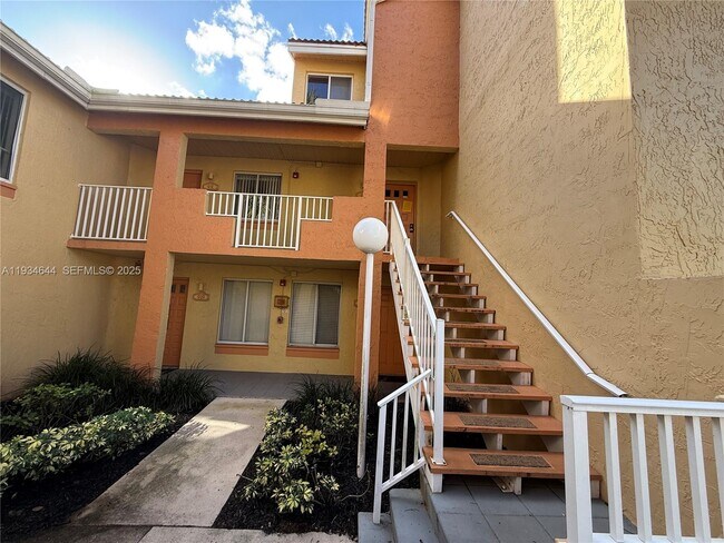 Building Photo - 931 Coral Club Dr