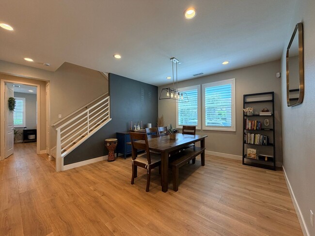 Building Photo - Elegant Rancho Mission Viejo Home with Open Floor Plan
