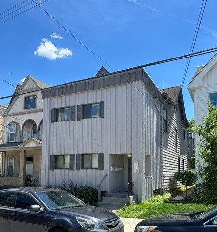Building Photo - 5742 Howe St