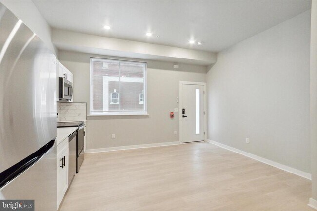 Building Photo - 316 S 52nd St