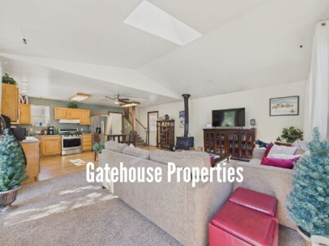 Building Photo - Downtown Idaho Springs Home for Lease