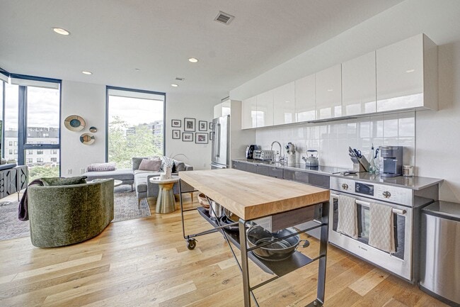 Building Photo - Penthouse Living Redefined at Chapman Stables