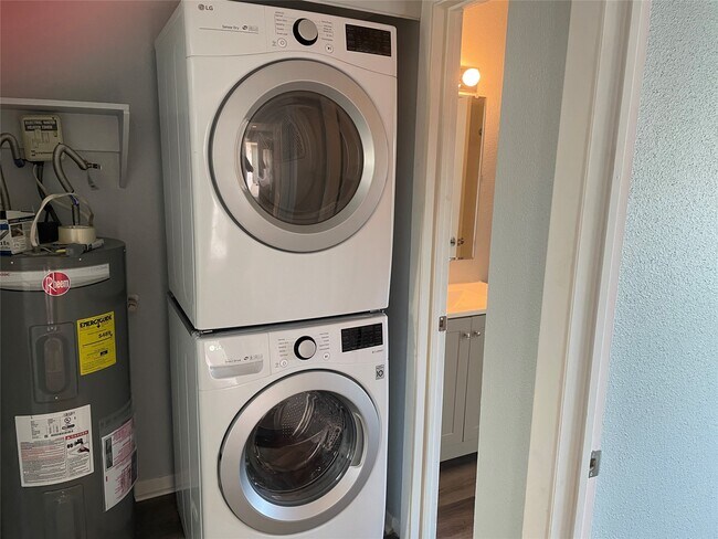 Building Photo - 3220 69th St