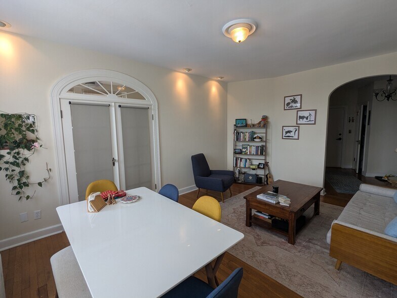 Living/dining area - 4007 Connecticut Ave NW
