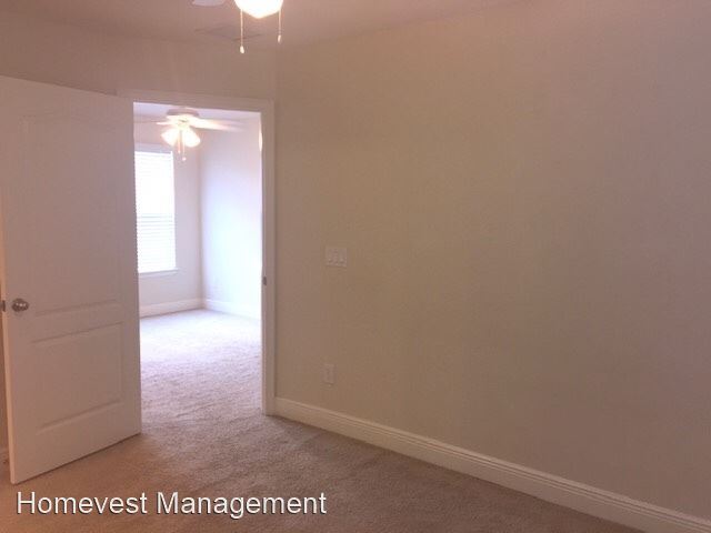 Building Photo - 8701 Via Trieste Dr