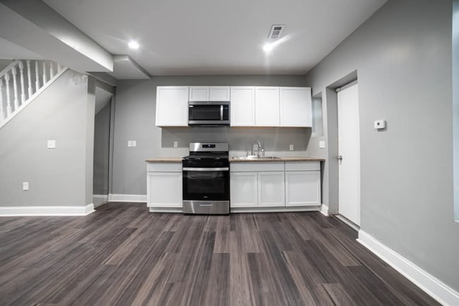 Building Photo - 3218 Elmley Ave