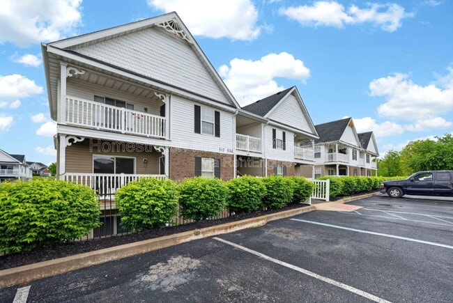 Building Photo - 531 Saravalle Dr