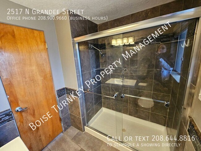 Building Photo - 2517 N Grandee St