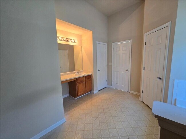 Building Photo - 5636 One Lake Way