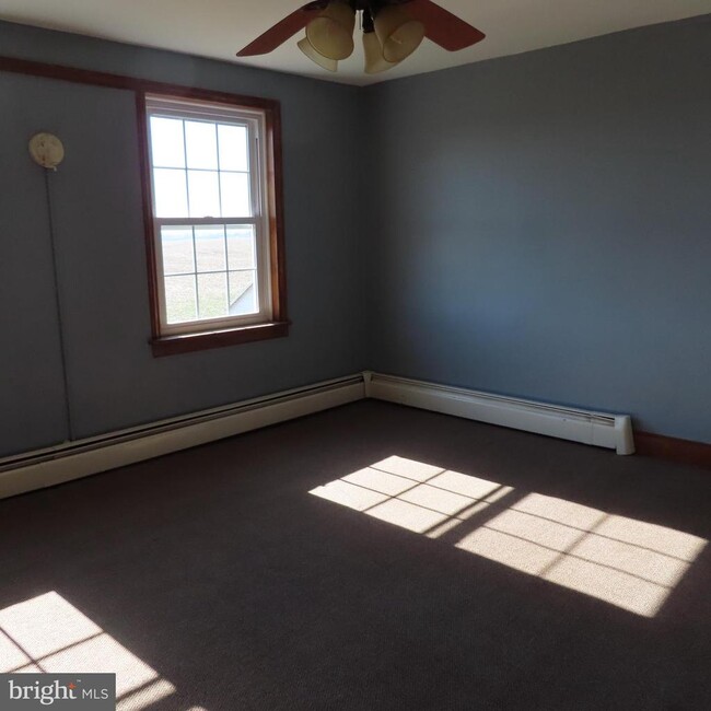 Building Photo - 1410 Gillan Dr