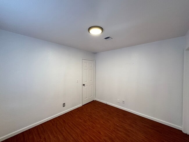 Building Photo - CASA MESA CONDO