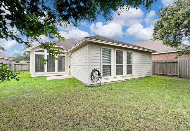 Building Photo - 27522 Gatlin Ln