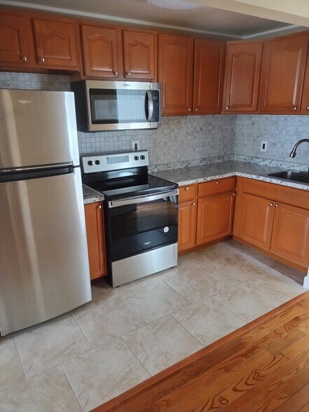 Kitchen - 367 Ashford St