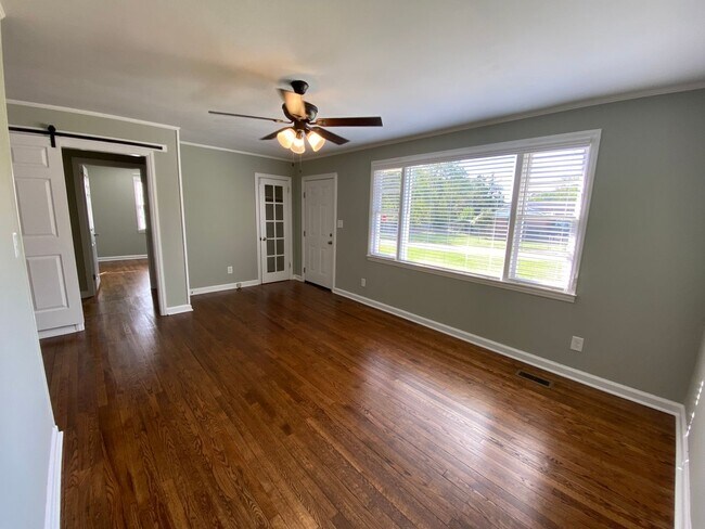 Building Photo - Adorable and Updated 3BR, 2BA Brick Ranch in the heart of Martinez!