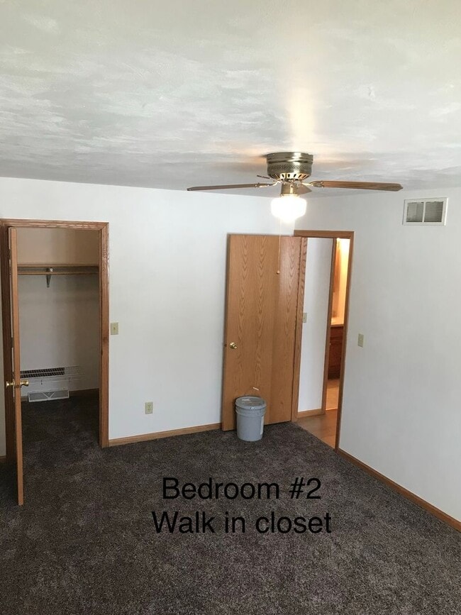 Building Photo - 1031-1033 Pleasantview