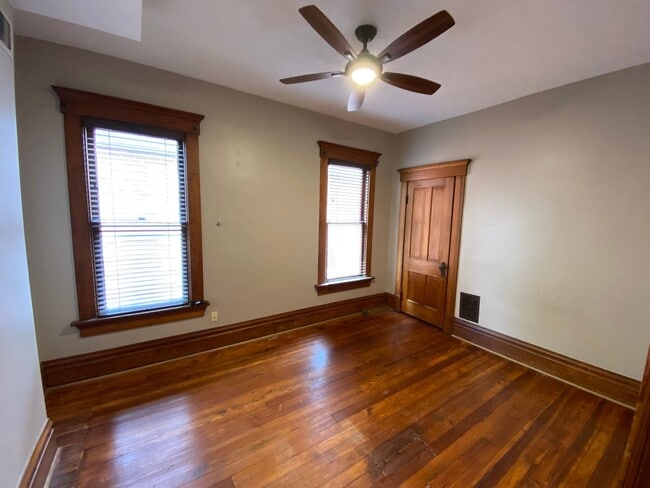 Building Photo - Wilber Ave 303-305 &amp; 863 Henry NCR