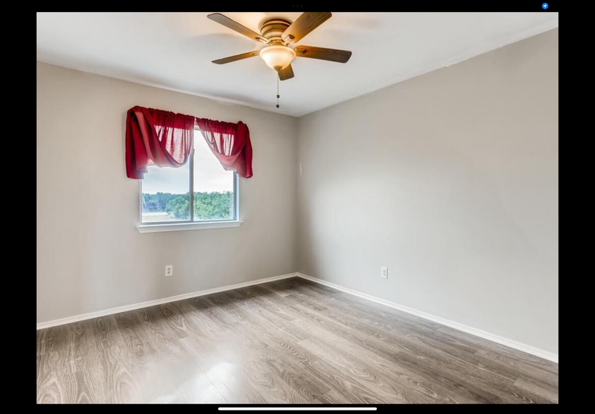 Building Photo - 608 Sherry Dr