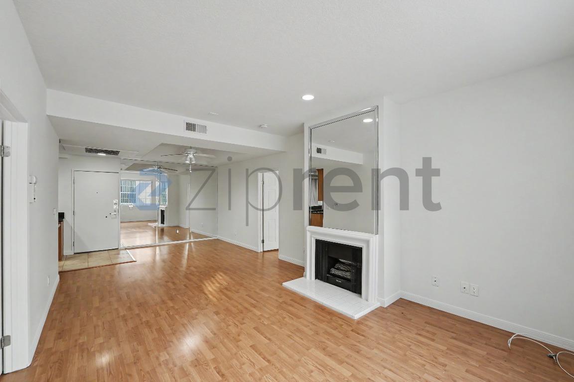 Building Photo - Unit 106