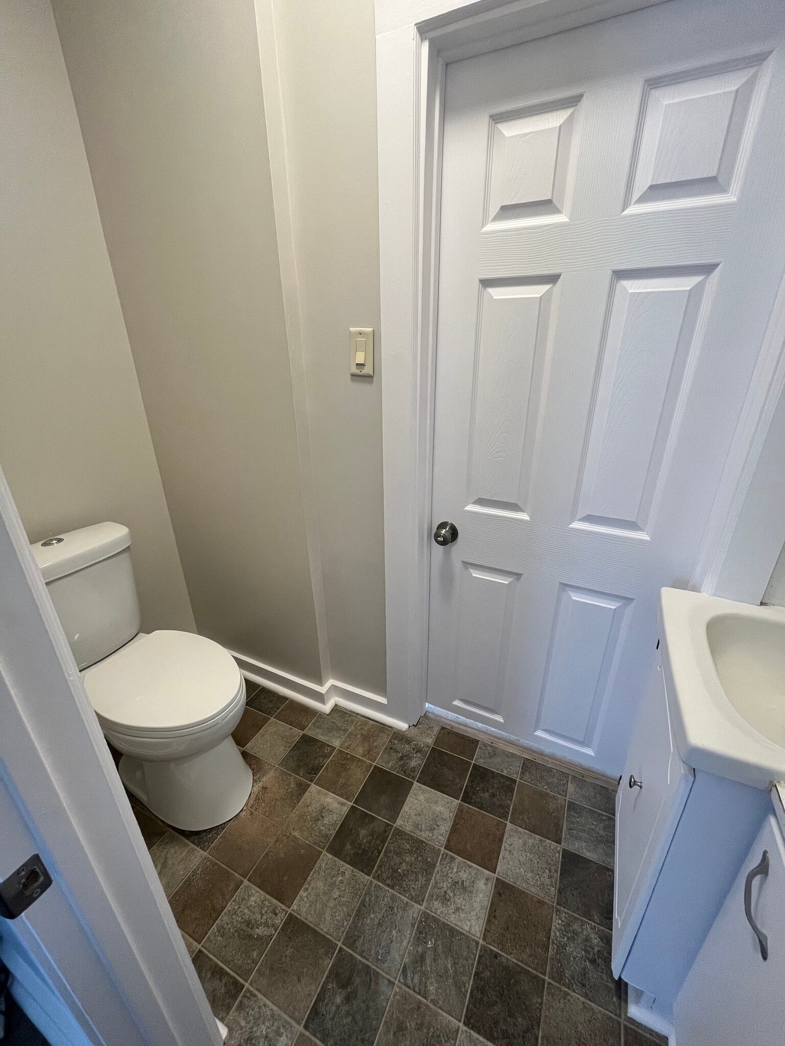 Building Photo - 180 Gillett St