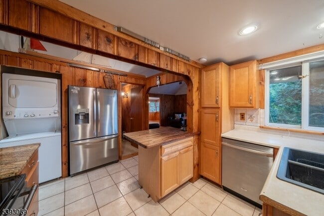 Building Photo - 215 Annisquam Rd