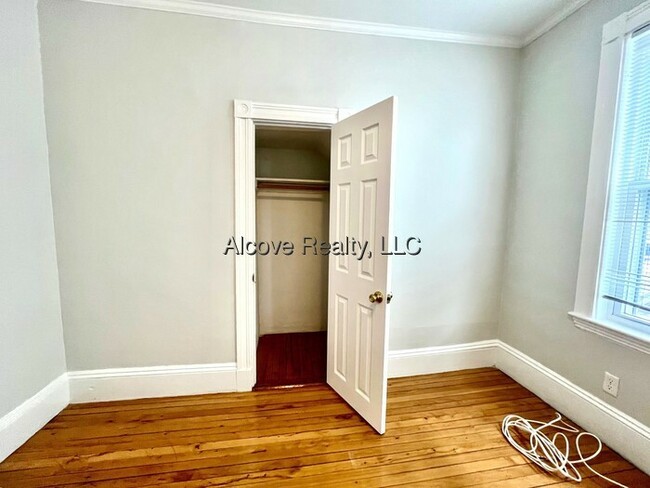 Building Photo - 15 Farragut Ave