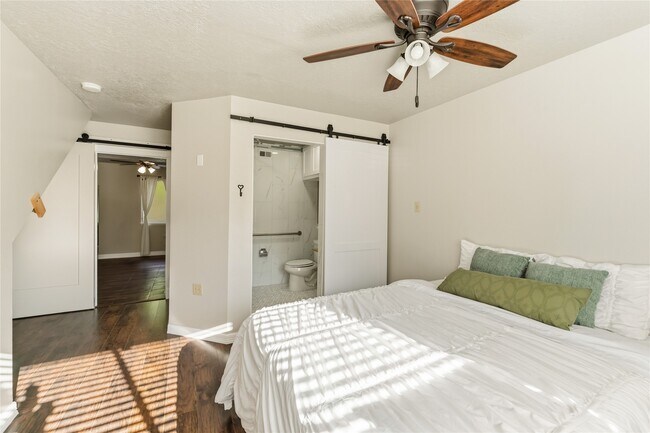 Building Photo - 24527 Appian Ridge