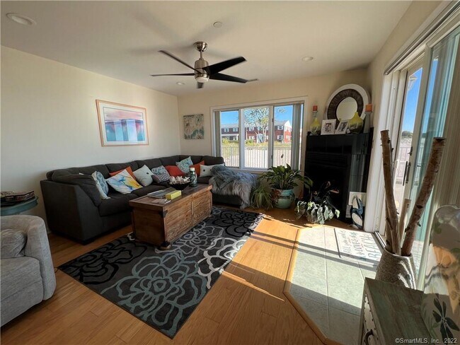 Building Photo - 12 Naugatuck Ave