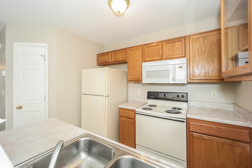 Building Photo - 2222 Tuley Dr