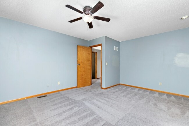 Building Photo - 1137 Dean Dr