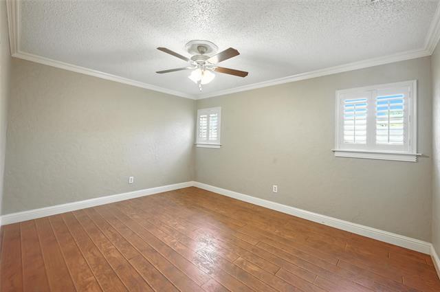 Building Photo - 2857 Hurstview Dr