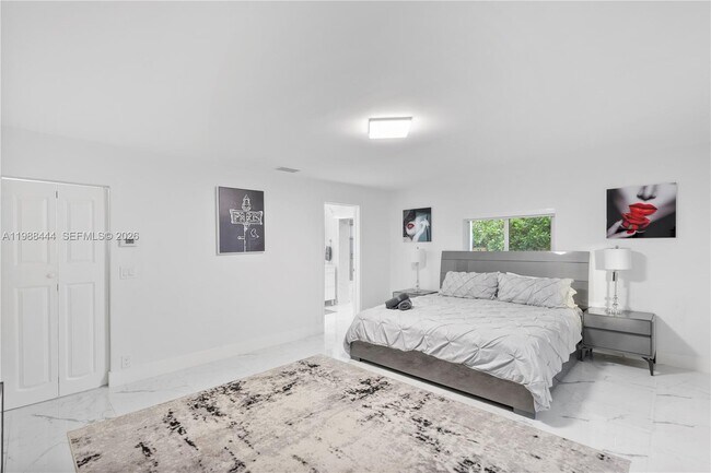 Building Photo - 1247 Jackson St