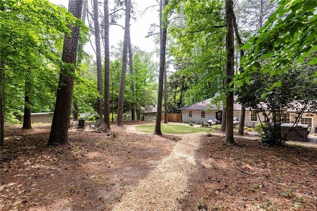 Building Photo - 1443 Fama Dr NE