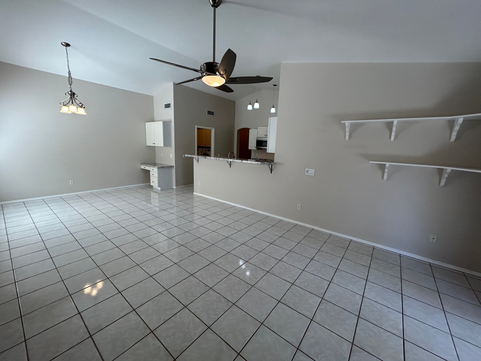Building Photo - 7709 W Wahalla Ln