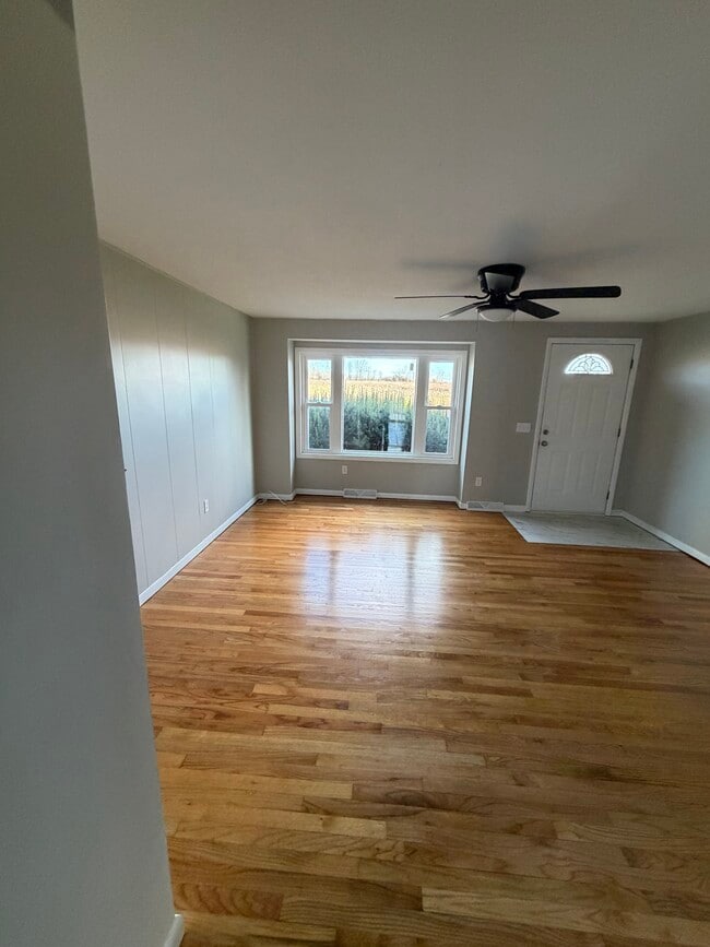 Building Photo - 8587 Caughdenoy Rd