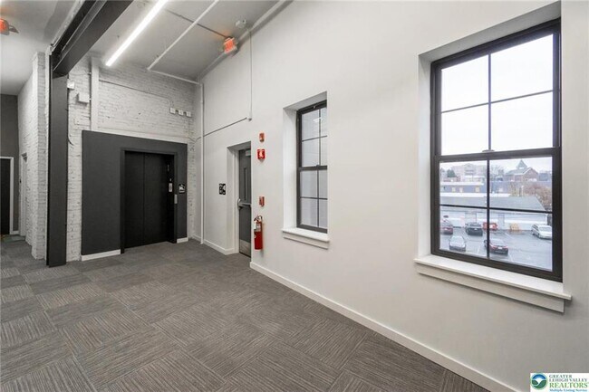 Building Photo - 107 Hamilton St