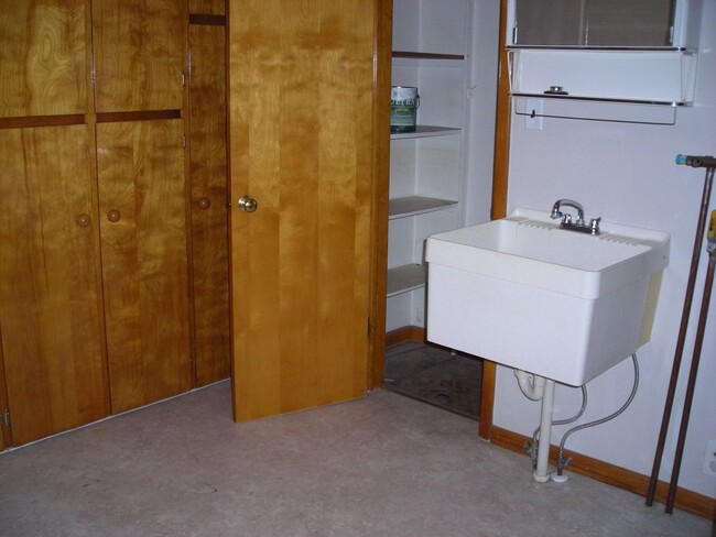 Building Photo - Premier Home Rentals