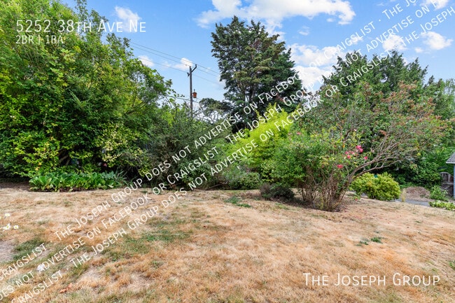 Building Photo - 5252 38th Ave NE