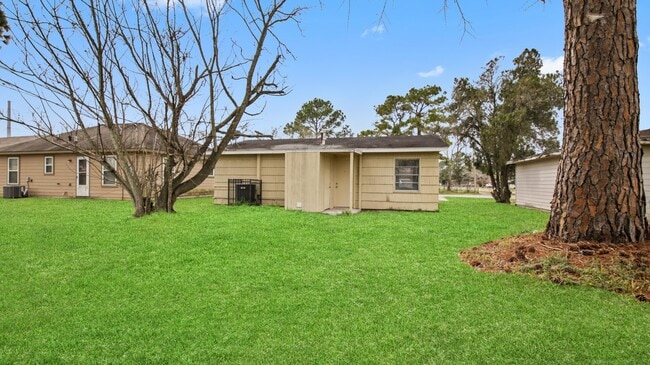 Building Photo - 612 Marshall