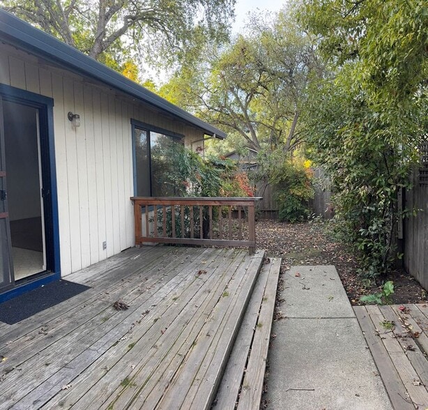 Building Photo - 1678 E St