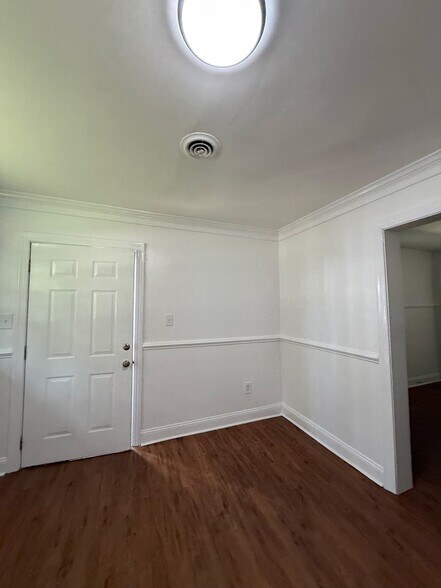 Building Photo - 2731 Brampton Way