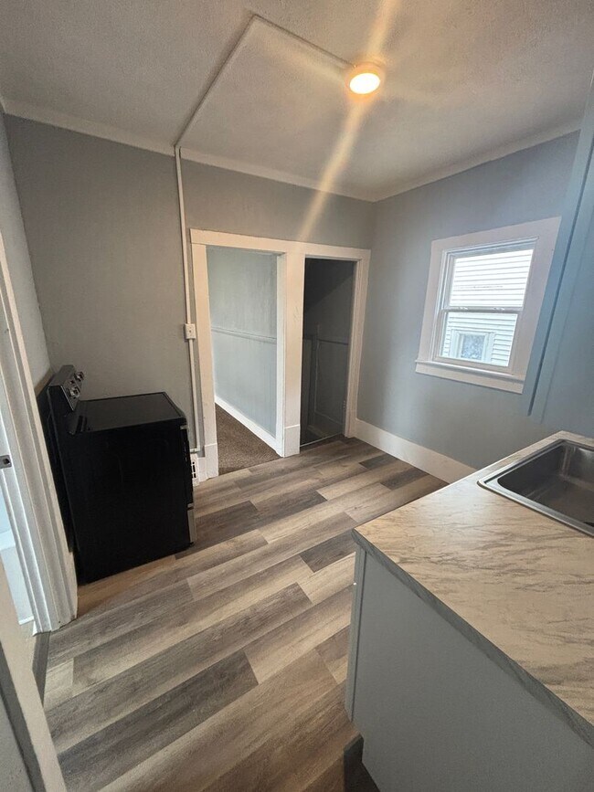 Building Photo - Updated 3 Bedroom Home in Akron!