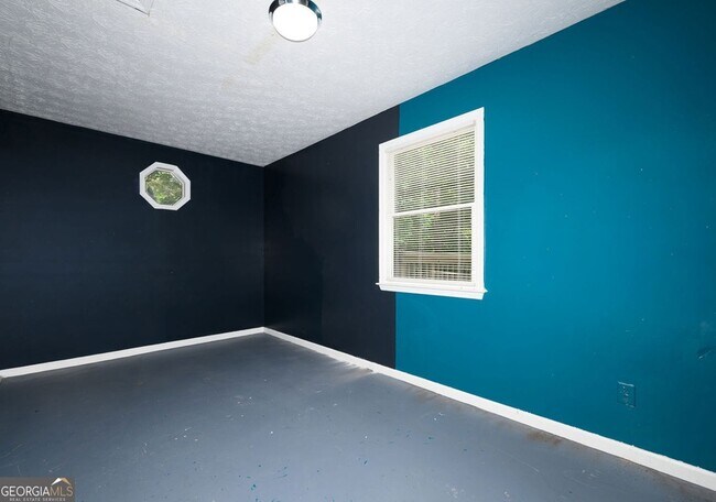 Building Photo - 2100 Whitebluff Way