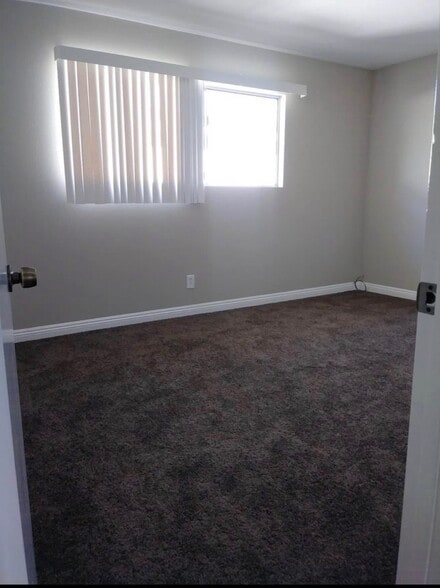 Building Photo - 8541 Emerson Cir