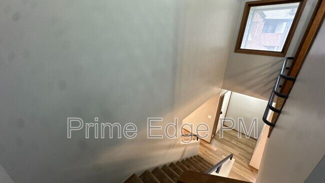 Building Photo - 1821 Ridgehaven Ct