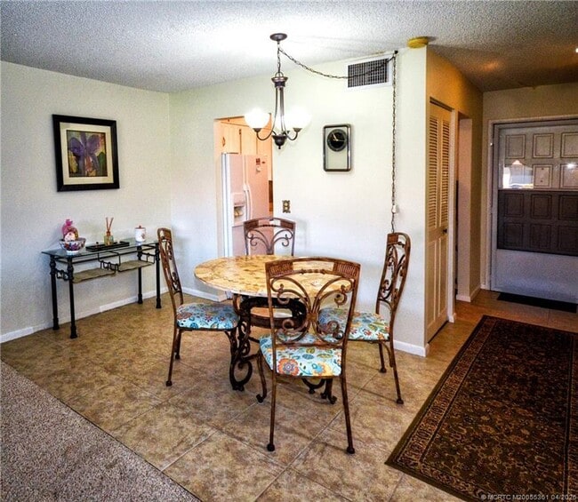 Building Photo - 1963 SW Palm City Rd