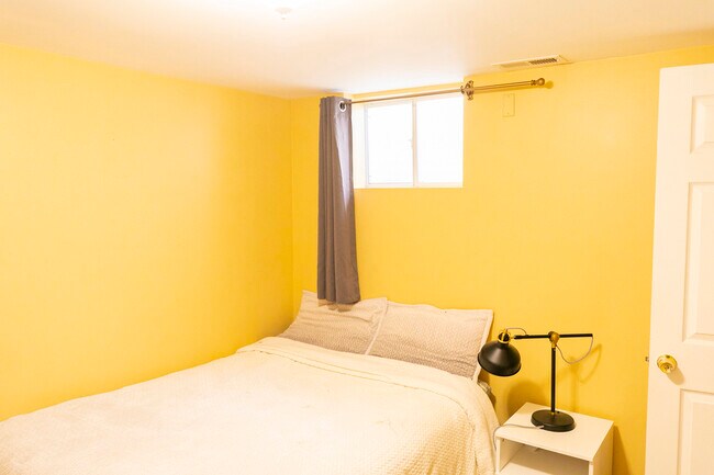 Building Photo - 9535 Osceola Ave