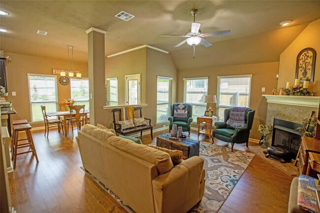 Building Photo - 2110 Timberline Ct