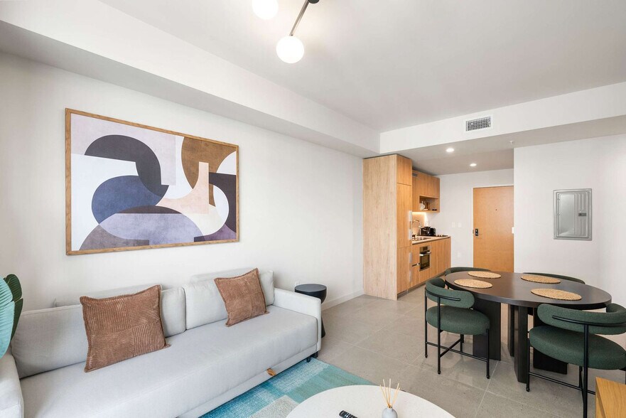 Building Photo - 11 NE 6th St