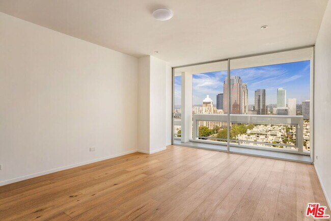 Building Photo - 2222 Ave of the Stars