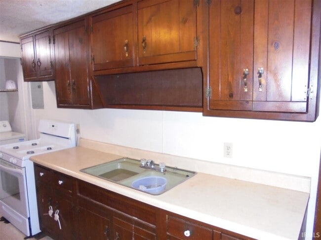 Building Photo - 5624 Gates Dr